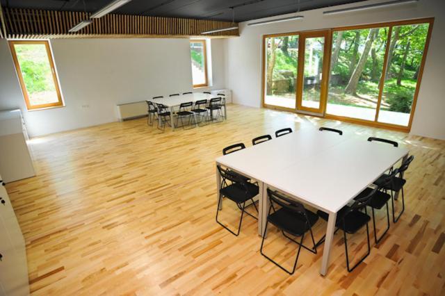 Youth Hostel Ajdovscina Ngoại thất bức ảnh